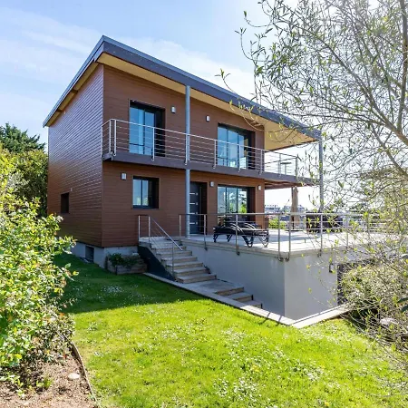 Holiday Le Rocher Ferienhaus