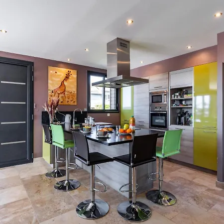Ferienhaus Holiday Le Rocher